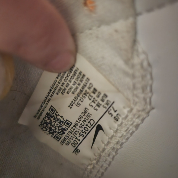 Nike blazers mid 77s size 7.5 only worn twice. - Picture 6 of 7